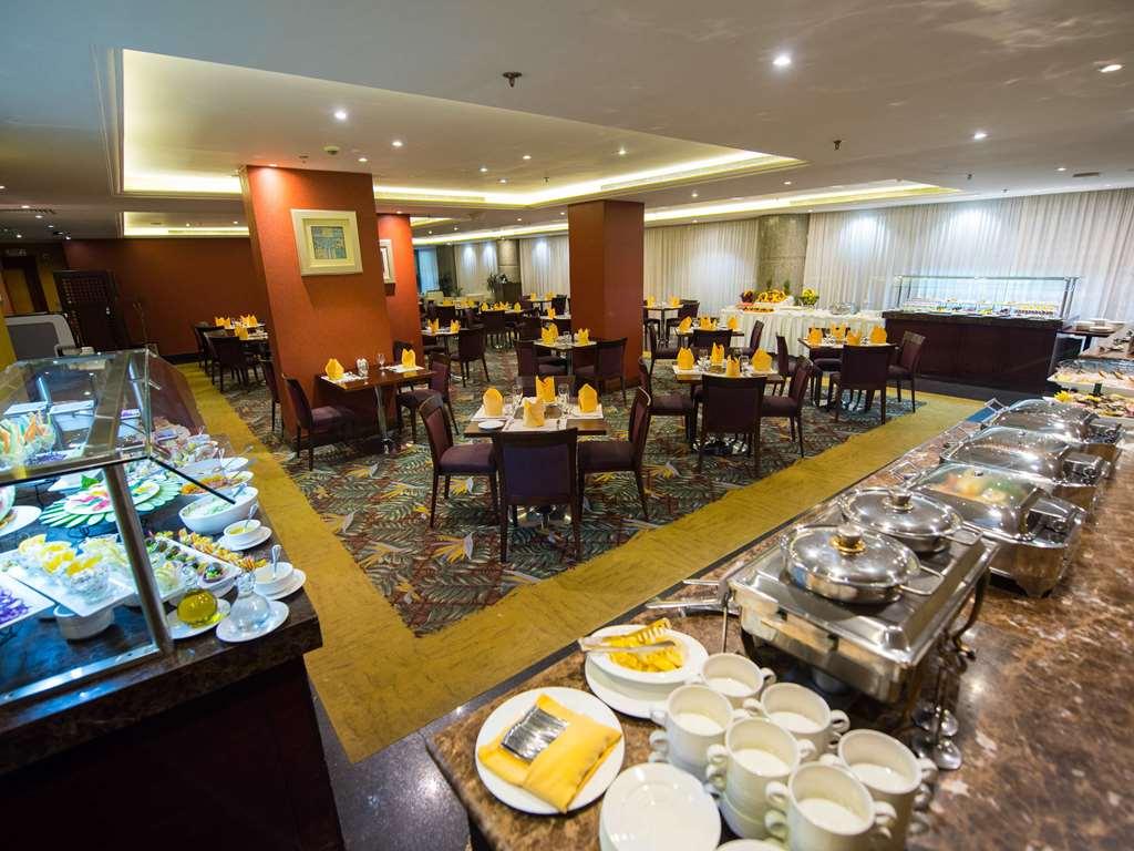 Mercure Jeddah Al Hamra Restaurant photo